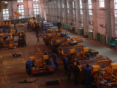 洛陽一拖工程機械銷售公司 專業設備銷售，助力建設未來